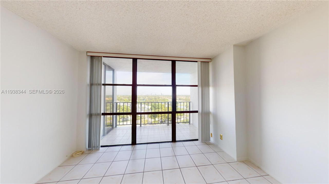 Real estate property located at 1000 Parkview Dr #1023, Broward, Oceanview Park Condo, Hallandale Beach, FL