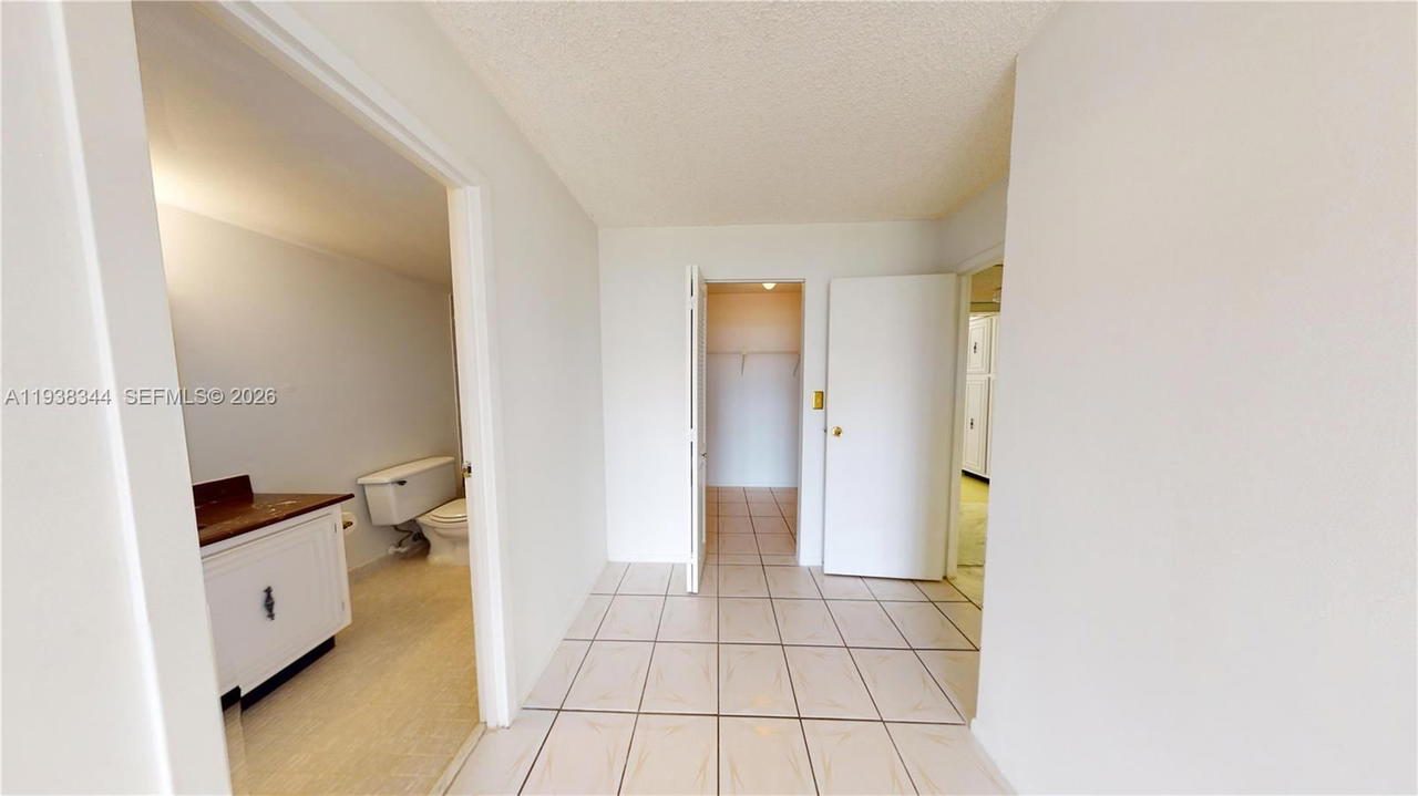 Real estate property located at 1000 Parkview Dr #1023, Broward, Oceanview Park Condo, Hallandale Beach, FL