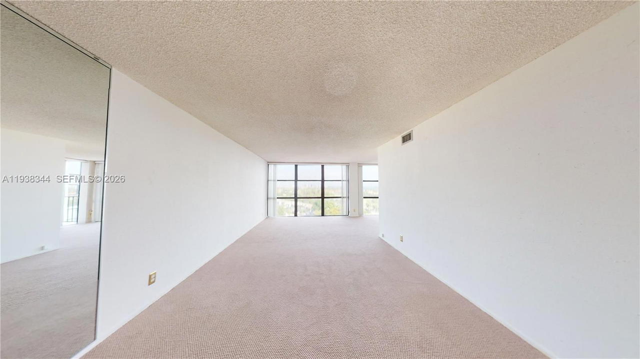 Real estate property located at 1000 Parkview Dr #1023, Broward, Oceanview Park Condo, Hallandale Beach, FL