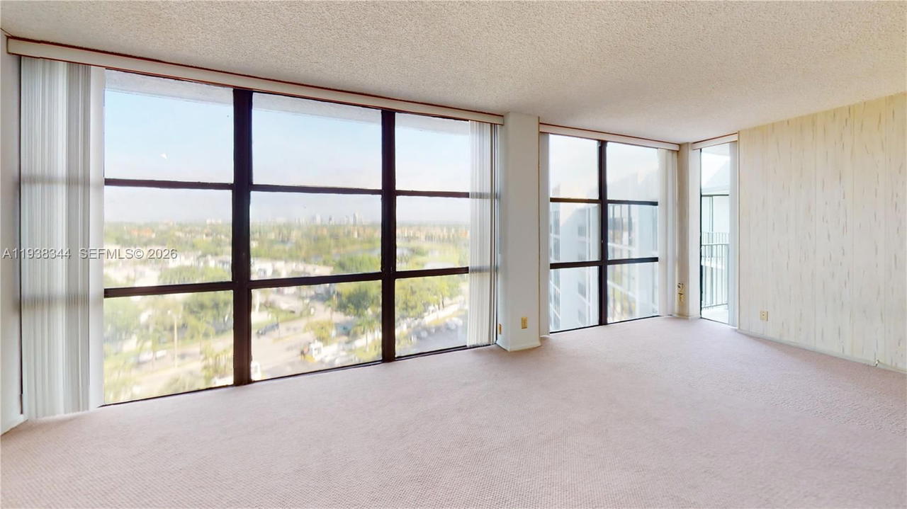 Real estate property located at 1000 Parkview Dr #1023, Broward, Oceanview Park Condo, Hallandale Beach, FL