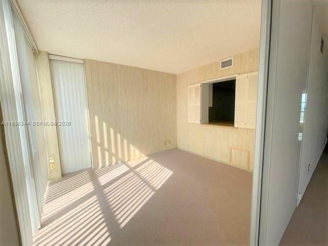 Real estate property located at 1000 Parkview Dr #1023, Broward, Oceanview Park Condo, Hallandale Beach, FL