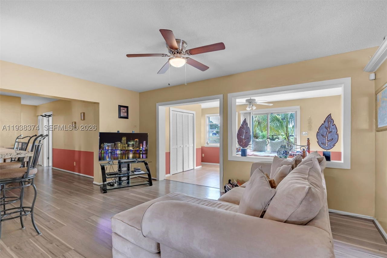 Real estate property located at 7500 66th Ter, Broward, Mainlands Of Tamarac Lake, Tamarac, FL