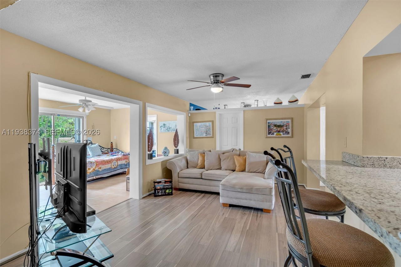 Real estate property located at 7500 66th Ter, Broward, Mainlands Of Tamarac Lake, Tamarac, FL
