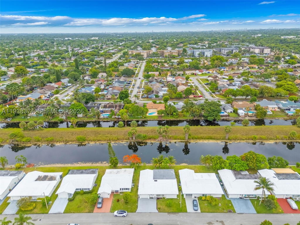 Real estate property located at 7500 66th Ter, Broward, Mainlands Of Tamarac Lake, Tamarac, FL