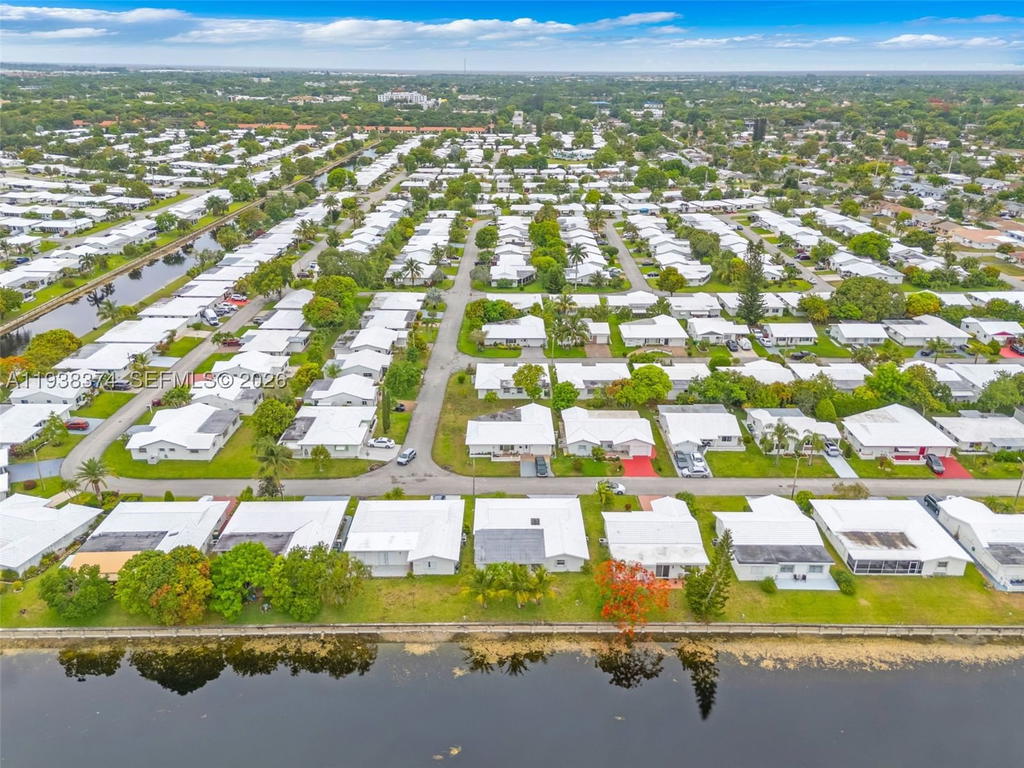 Real estate property located at 7500 66th Ter, Broward, Mainlands Of Tamarac Lake, Tamarac, FL