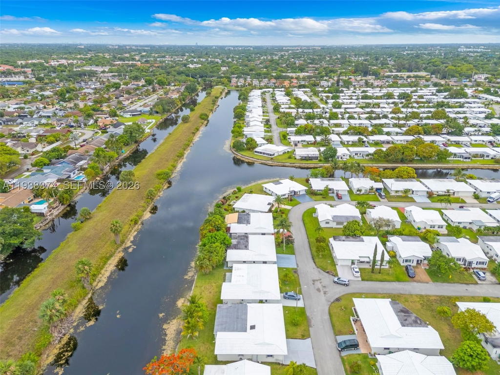 Real estate property located at 7500 66th Ter, Broward, Mainlands Of Tamarac Lake, Tamarac, FL