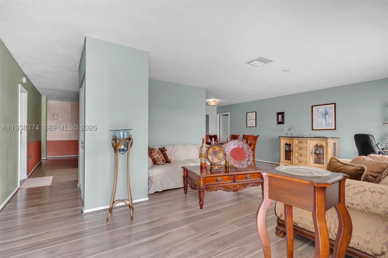 Real estate property located at 7500 66th Ter, Broward, Mainlands Of Tamarac Lake, Tamarac, FL