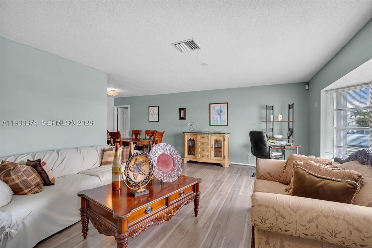 Real estate property located at 7500 66th Ter, Broward, Mainlands Of Tamarac Lake, Tamarac, FL