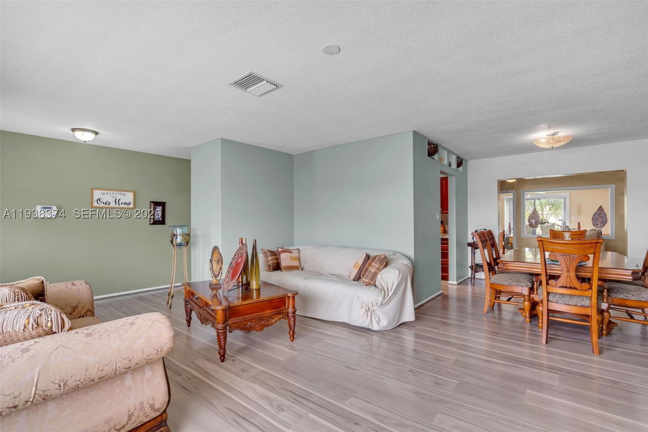 Real estate property located at 7500 66th Ter, Broward, Mainlands Of Tamarac Lake, Tamarac, FL