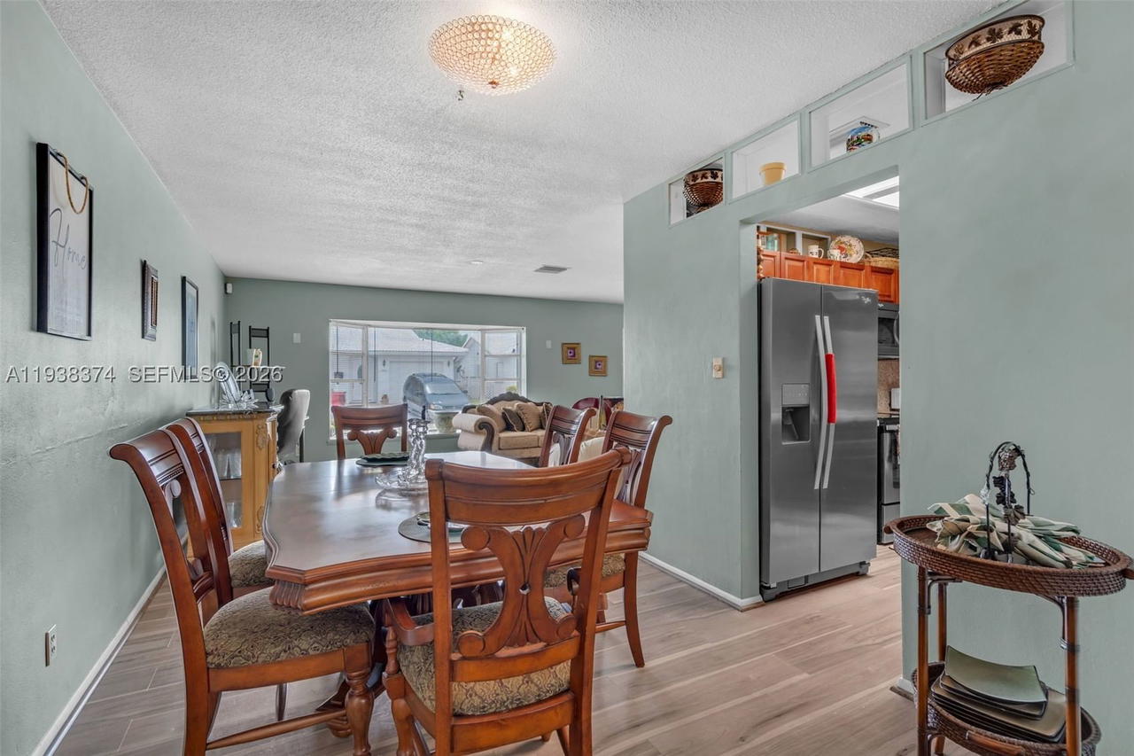 Real estate property located at 7500 66th Ter, Broward, Mainlands Of Tamarac Lake, Tamarac, FL