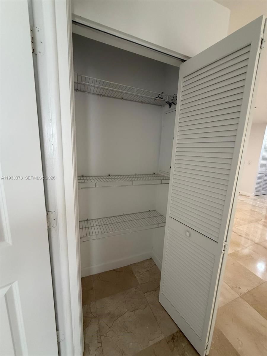 Real estate property located at 8390 72nd Ave #520, Miami-dade, Colonnade At Dadeland Se, Miami, FL