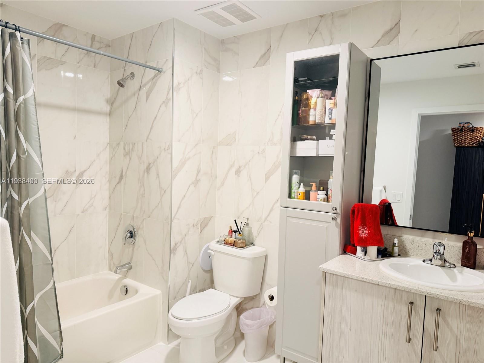 Real estate property located at 10950 82nd St #104, Miami-dade, Islands At Doral 1st Addi, Doral, FL