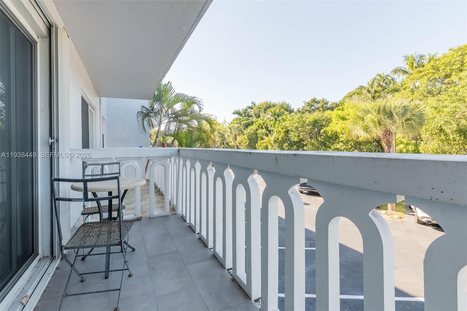 Real estate property located at 100 Edgewater Dr #204, Miami-dade, Waters Edge Of Coral Gabl, Coral Gables, FL