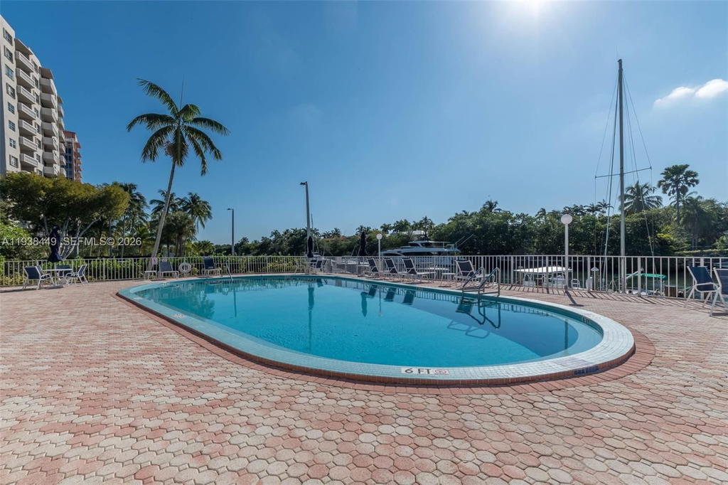 Real estate property located at 100 Edgewater Dr #204, Miami-dade, Waters Edge Of Coral Gabl, Coral Gables, FL