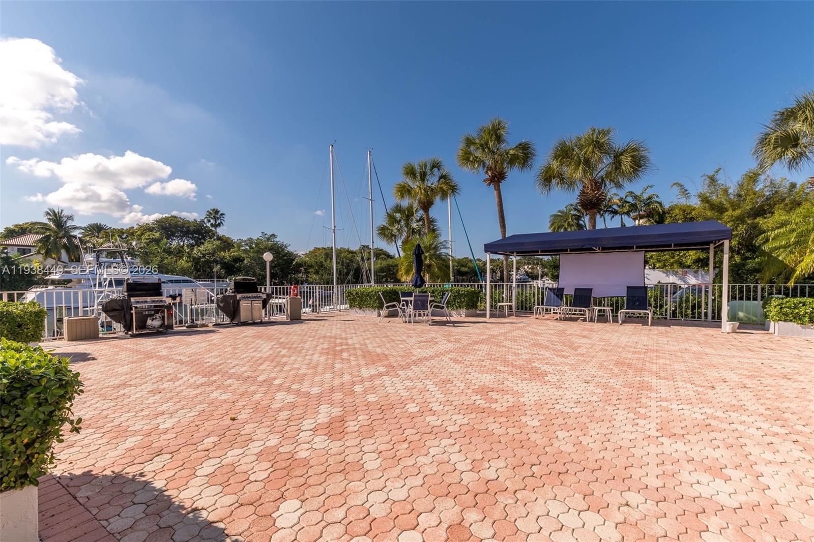 Real estate property located at 100 Edgewater Dr #204, Miami-dade, Waters Edge Of Coral Gabl, Coral Gables, FL