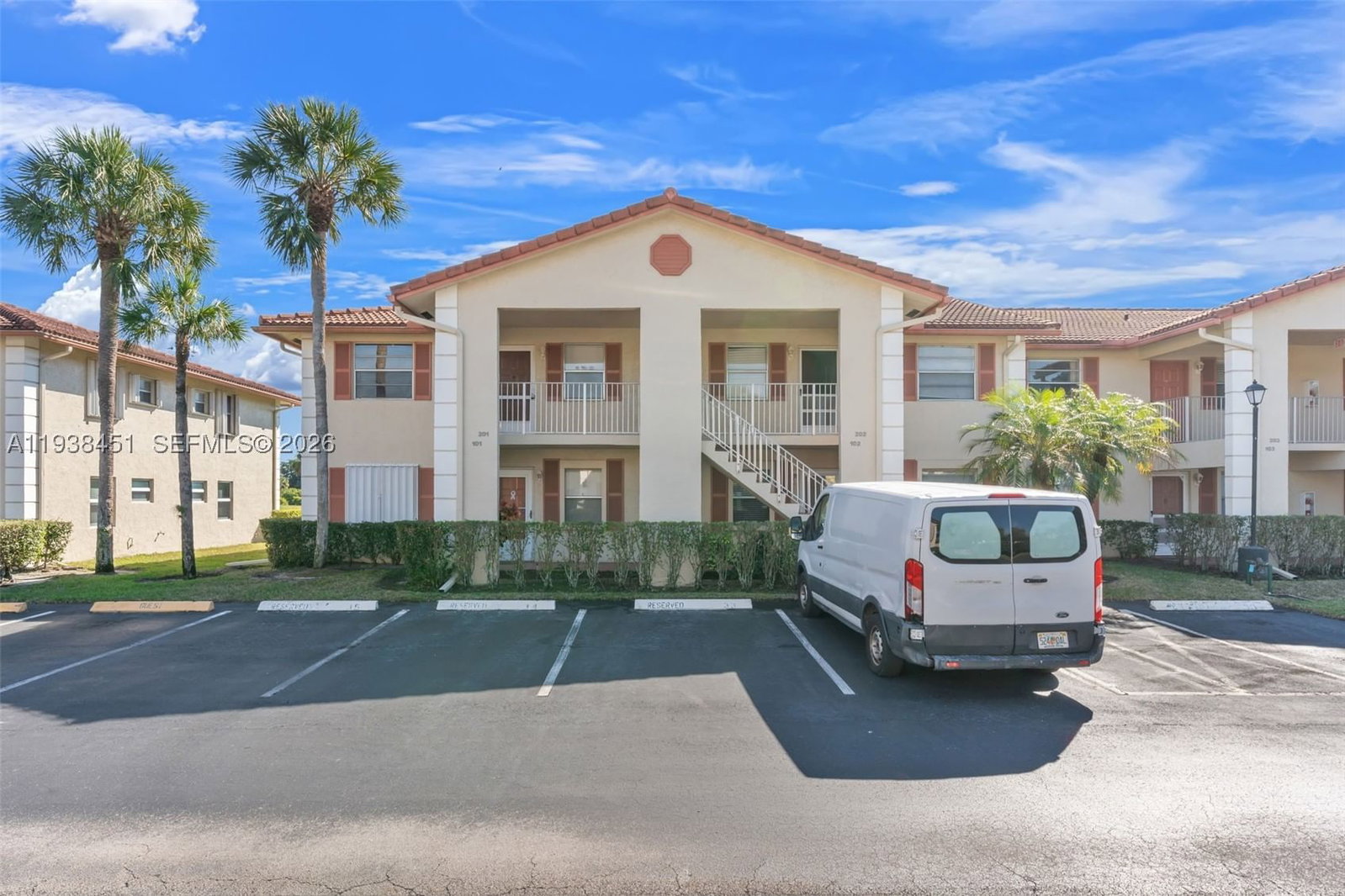 Real estate property located at 3001 Holiday Springs Blvd #201, Broward, Golfside, Margate, FL