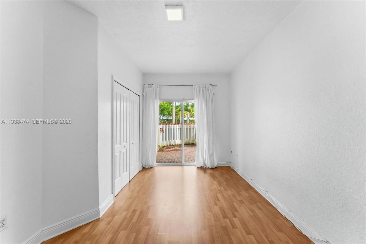 Real estate property located at 10710 66th St #111, Miami-dade, Captiva Condo E, Doral, FL