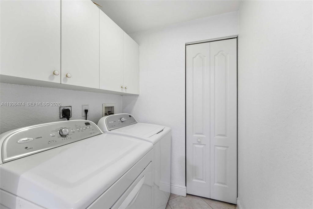 Real estate property located at 10710 66th St #111, Miami-dade, Captiva Condo E, Doral, FL