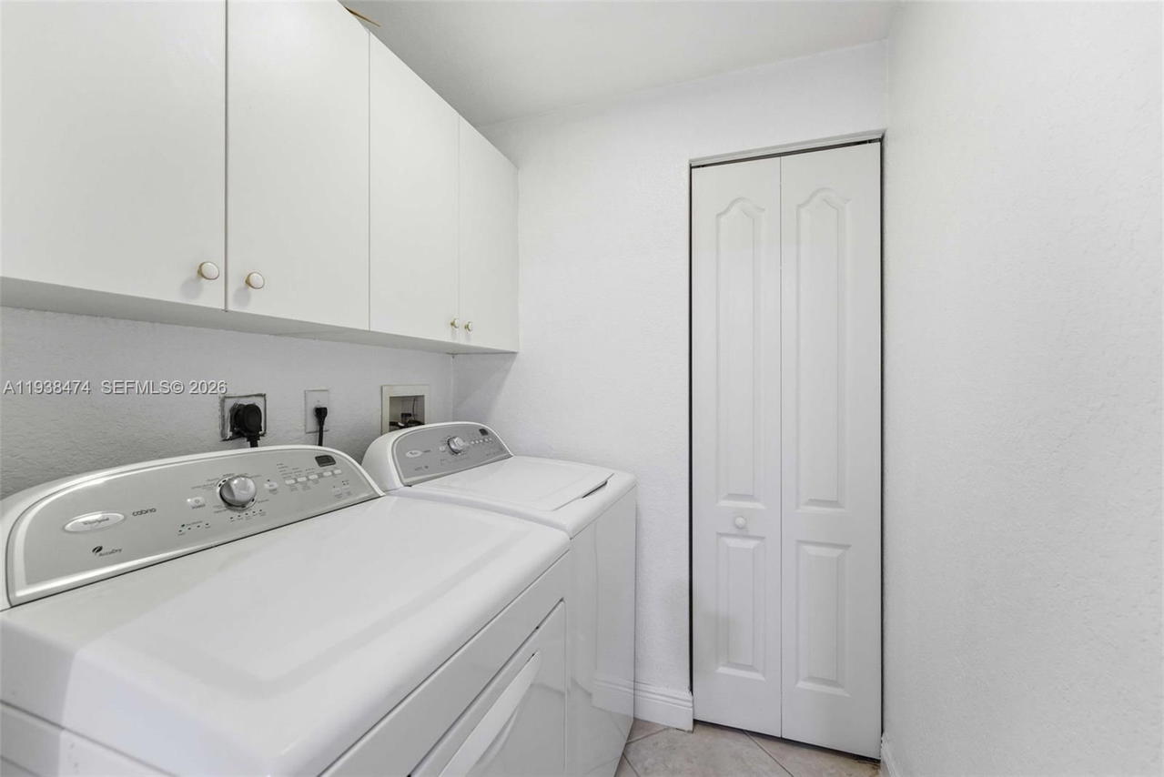 Real estate property located at 10710 66th St #111, Miami-dade, Captiva Condo E, Doral, FL