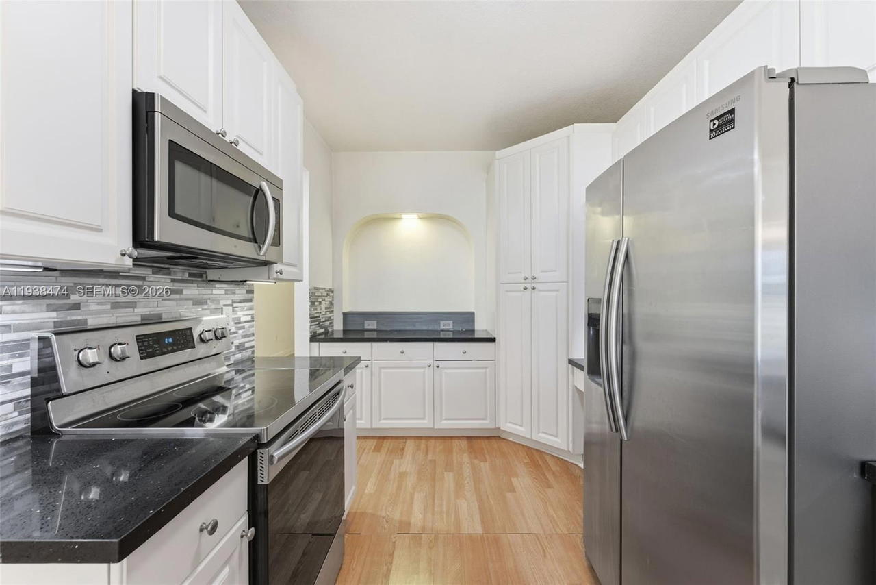 Real estate property located at 10710 66th St #111, Miami-dade, Captiva Condo E, Doral, FL