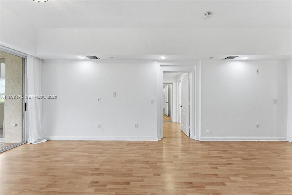 Real estate property located at 10710 66th St #111, Miami-dade, Captiva Condo E, Doral, FL