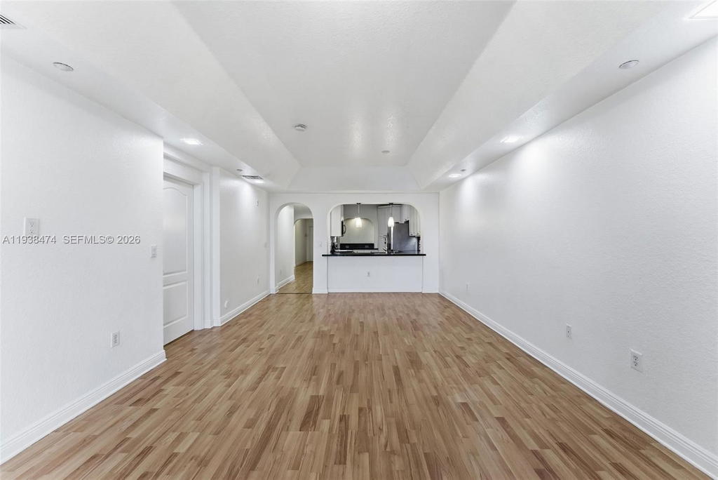 Real estate property located at 10710 66th St #111, Miami-dade, Captiva Condo E, Doral, FL