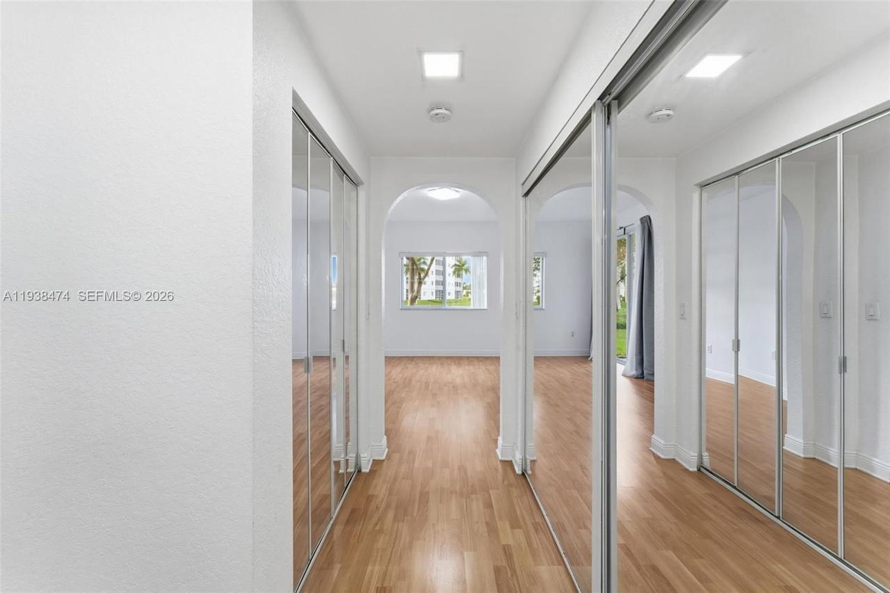Real estate property located at 10710 66th St #111, Miami-dade, Captiva Condo E, Doral, FL