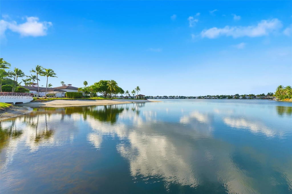 Real estate property located at 10710 66th St #111, Miami-dade, Captiva Condo E, Doral, FL