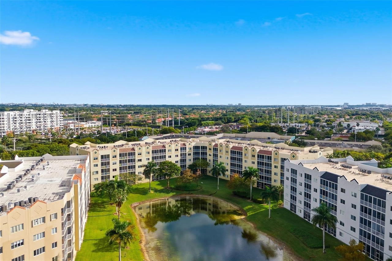 Real estate property located at 10710 66th St #111, Miami-dade, Captiva Condo E, Doral, FL