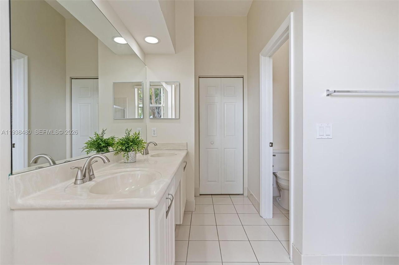 Real estate property located at 1924 17th Ct, Miami-dade, Shores At Keys Gate, Homestead, FL