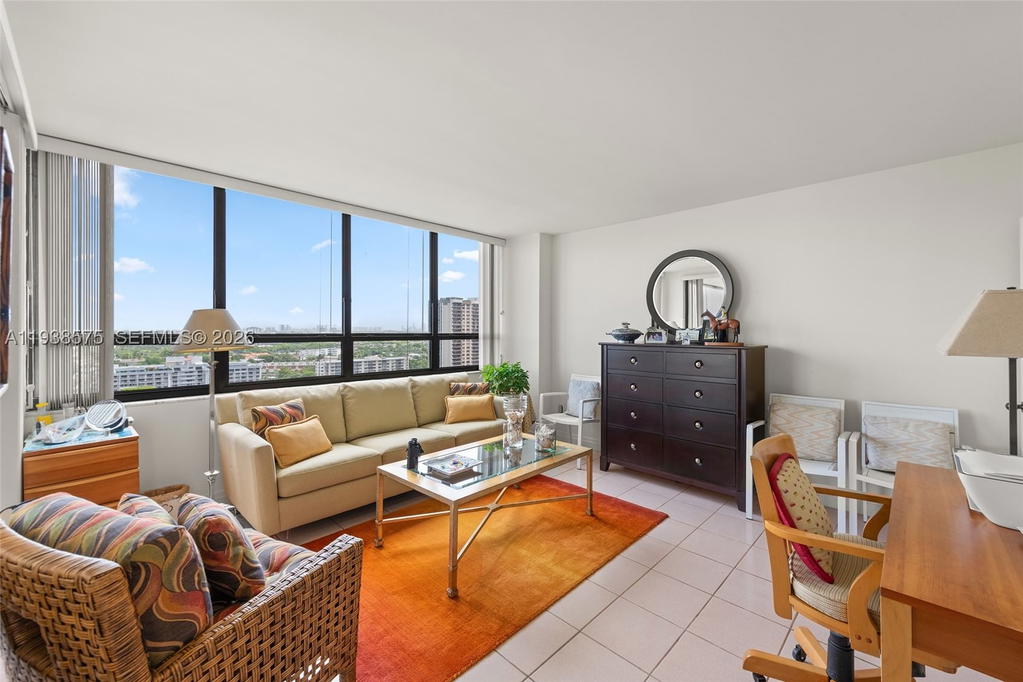 Real estate property located at 11113 Biscayne Blvd #1554, Miami-dade, Jockey Club Iii Condo, Miami, FL
