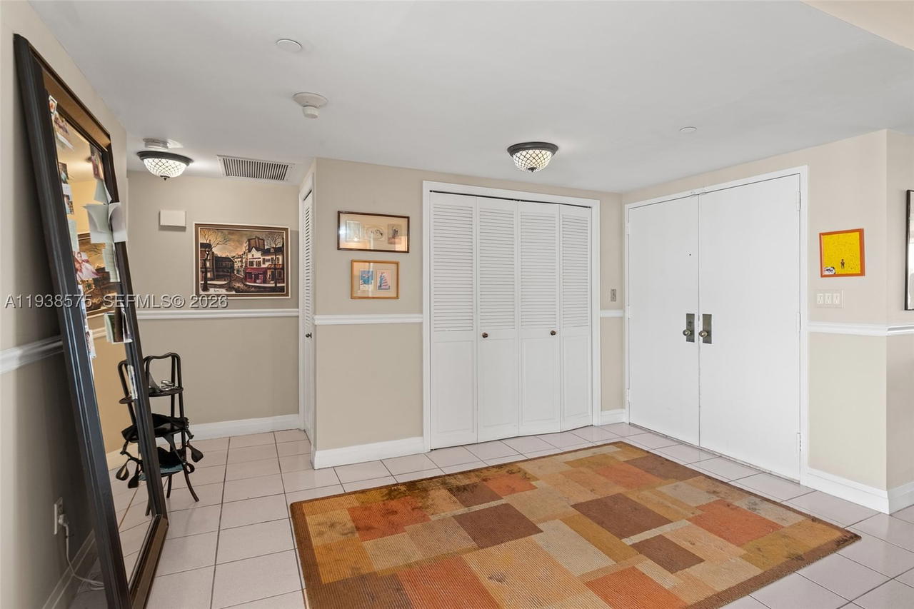 Real estate property located at 11113 Biscayne Blvd #1554, Miami-dade, Jockey Club Iii Condo, Miami, FL