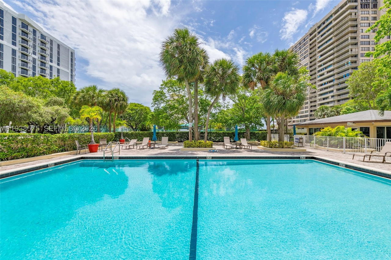 Real estate property located at 11113 Biscayne Blvd #1554, Miami-dade, Jockey Club Iii Condo, Miami, FL
