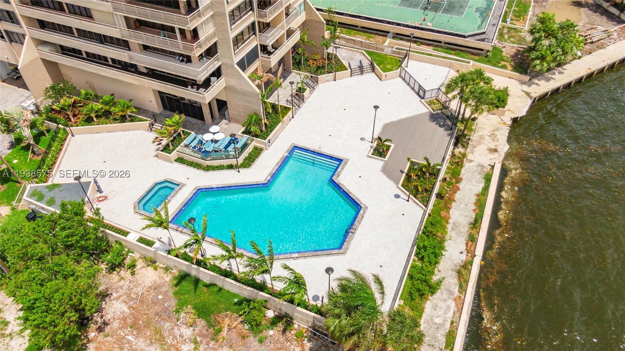 Real estate property located at 11113 Biscayne Blvd #1554, Miami-dade, Jockey Club Iii Condo, Miami, FL