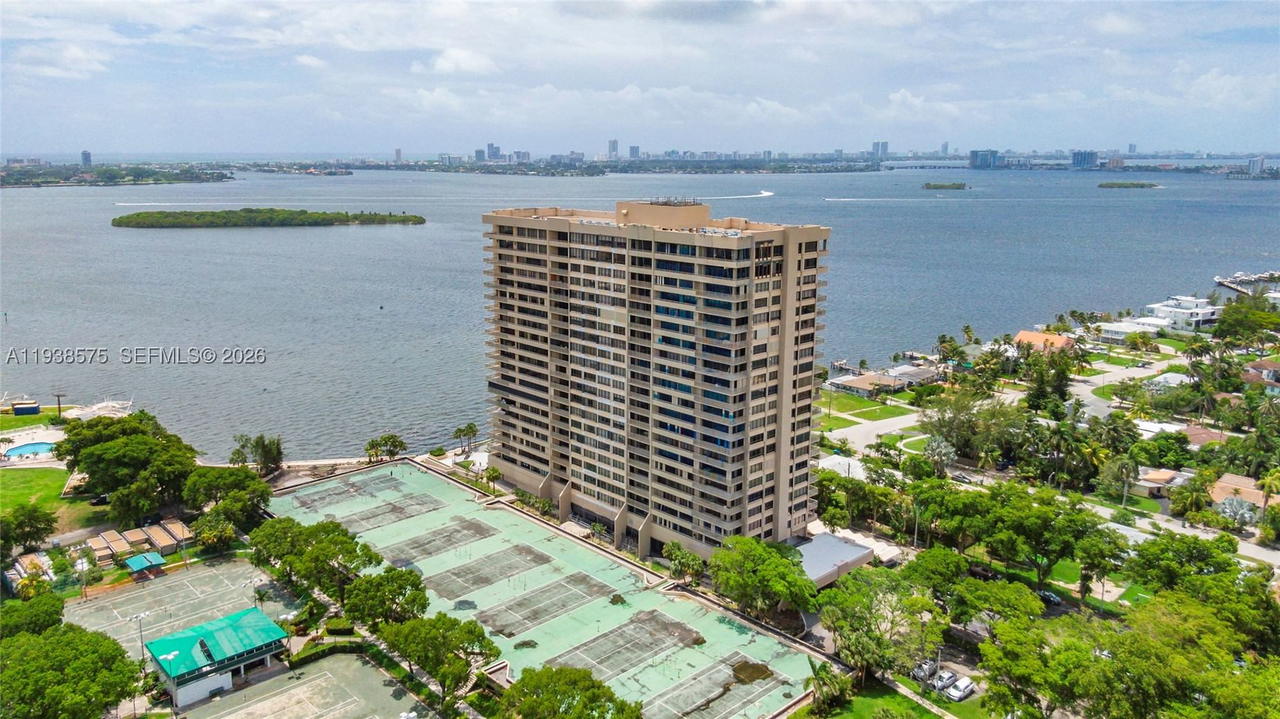 Real estate property located at 11113 Biscayne Blvd #1554, Miami-dade, Jockey Club Iii Condo, Miami, FL