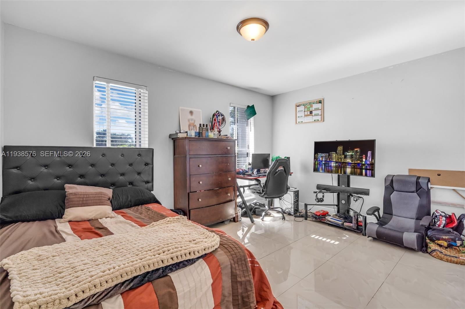 Real estate property located at 8561 Miramar Pkwy, Broward, Knolls 2 Sec, Miramar, FL
