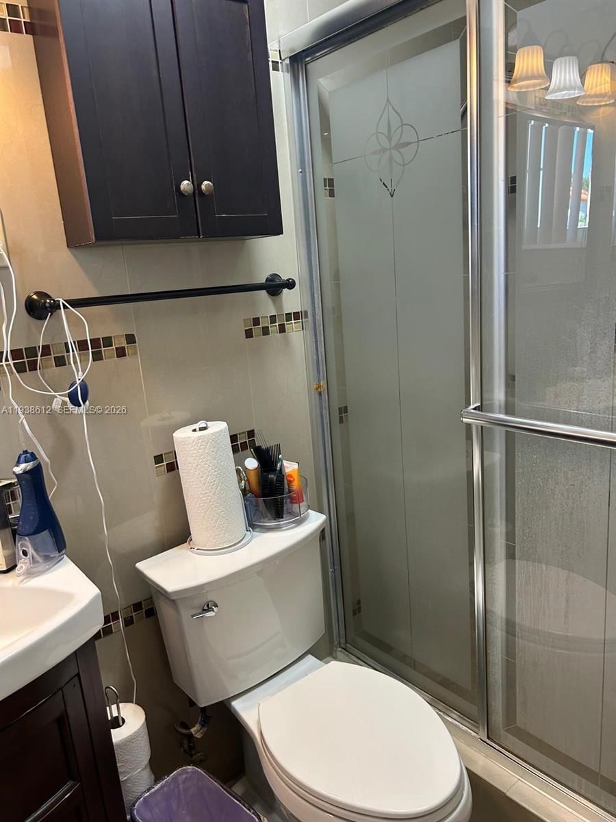 Real estate property located at 20501 30th Ave, Miami-dade, Lakewood Ests, Miami Gardens, FL