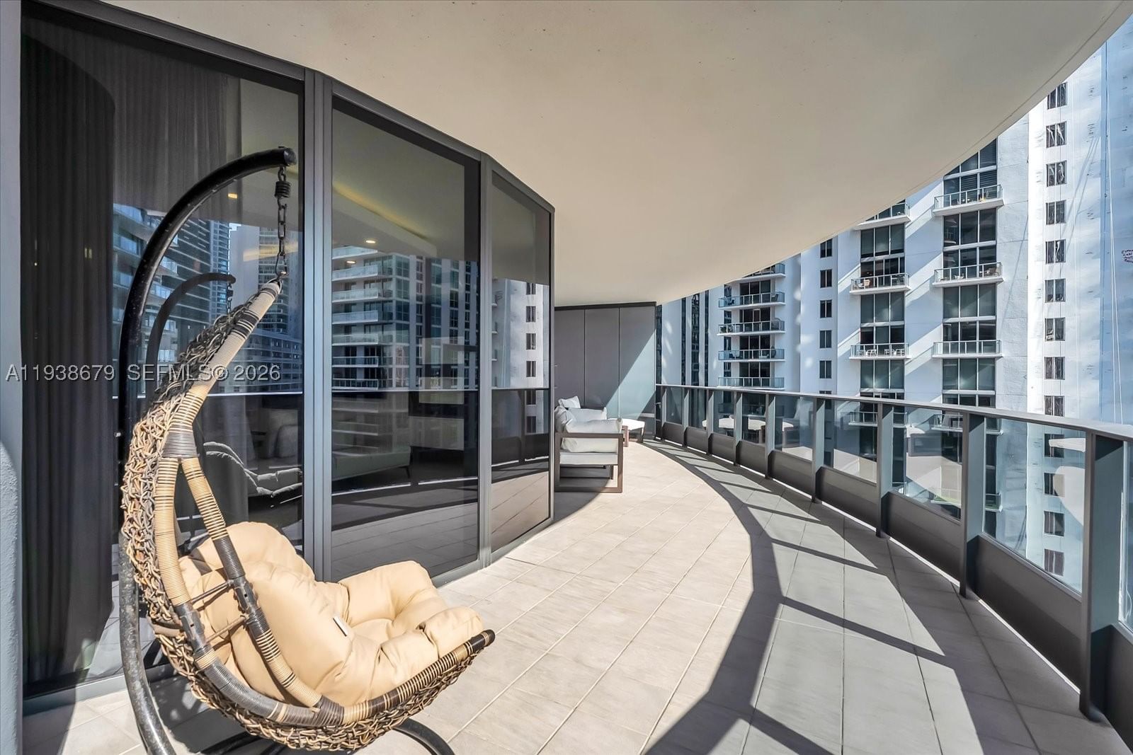 Real estate property located at 1000 Brickell Plz #2202, Miami-dade, Brickell Flatiron Condo, Miami, FL
