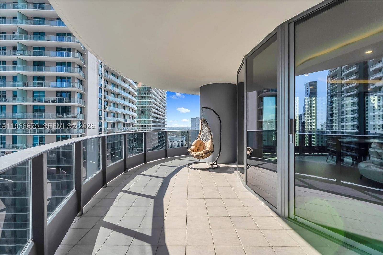 Real estate property located at 1000 Brickell Plz #2202, Miami-dade, Brickell Flatiron Condo, Miami, FL