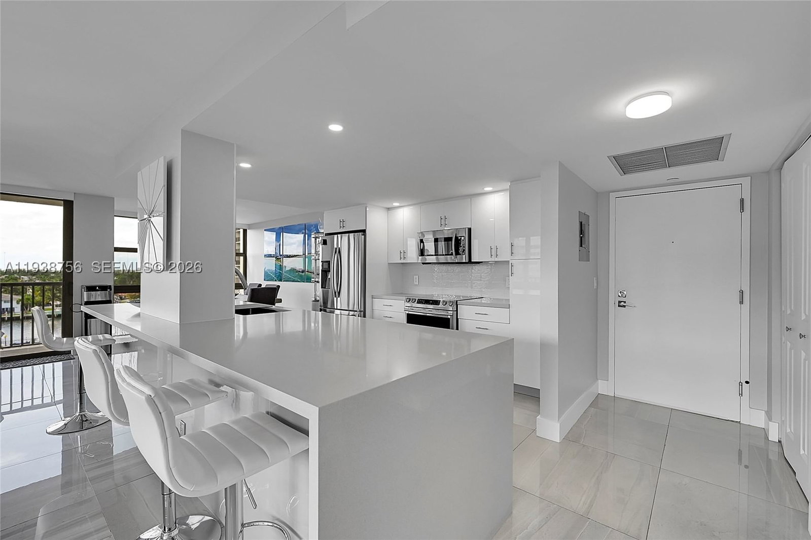Real estate property located at 2049 Ocean Dr #701, Broward, Avant Garde Condo, Hallandale Beach, FL