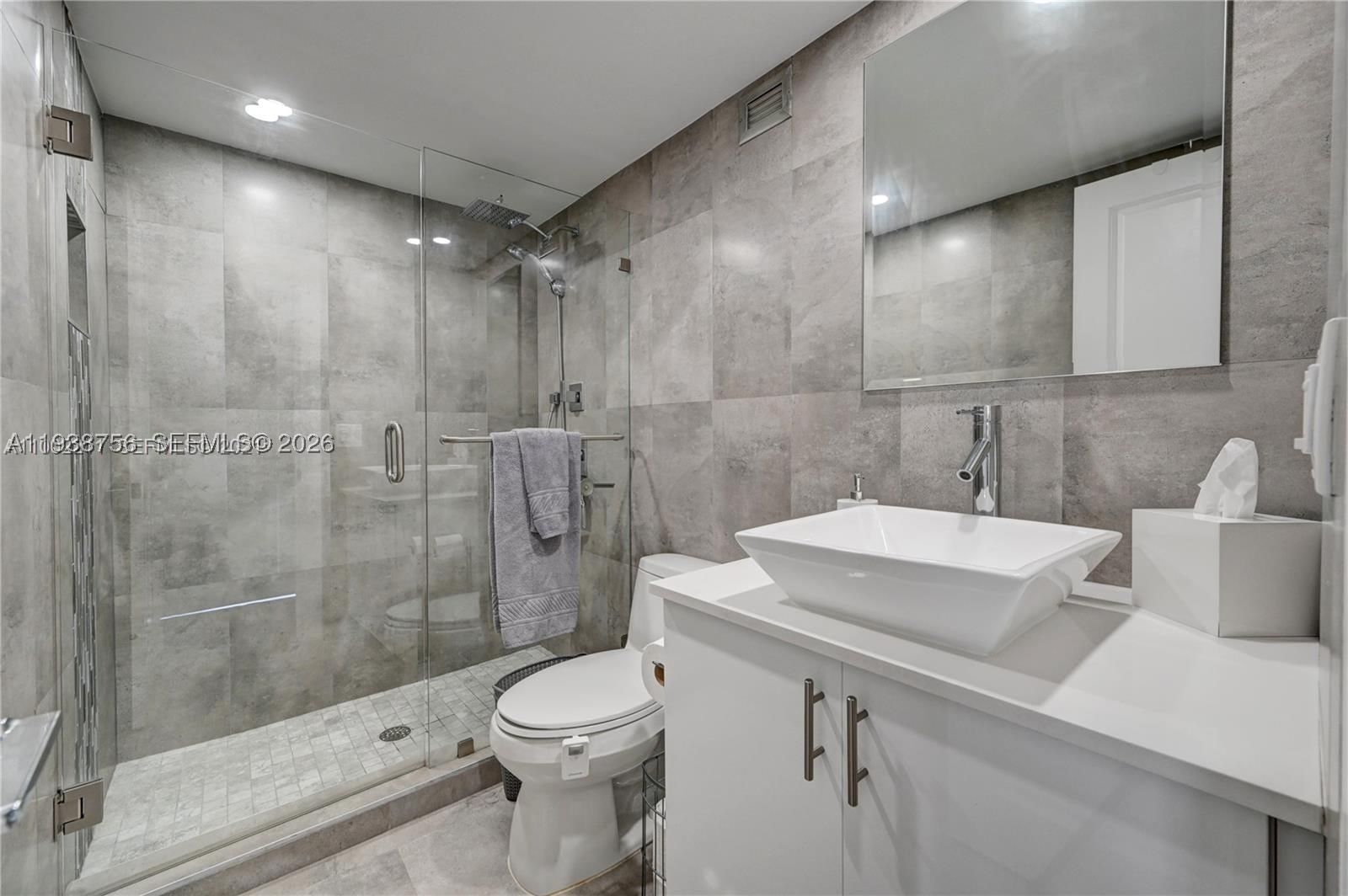 Real estate property located at 2049 Ocean Dr #701, Broward, Avant Garde Condo, Hallandale Beach, FL