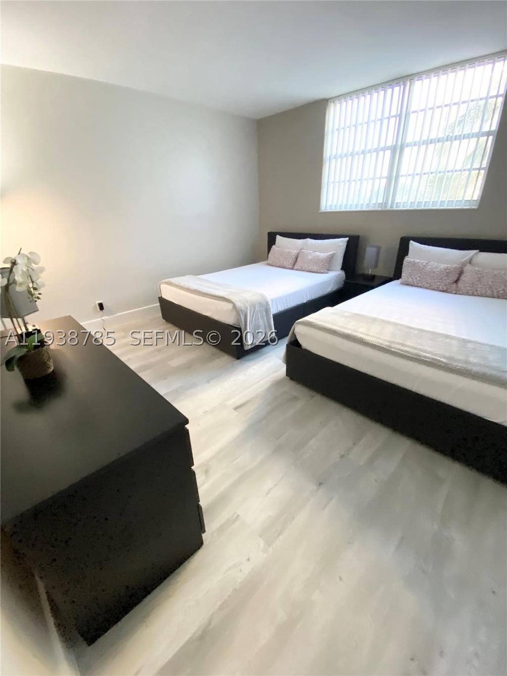 Real estate property located at 4001 Ocean Dr #4M, Broward, Sian Ocean Residences Con, Hollywood, FL