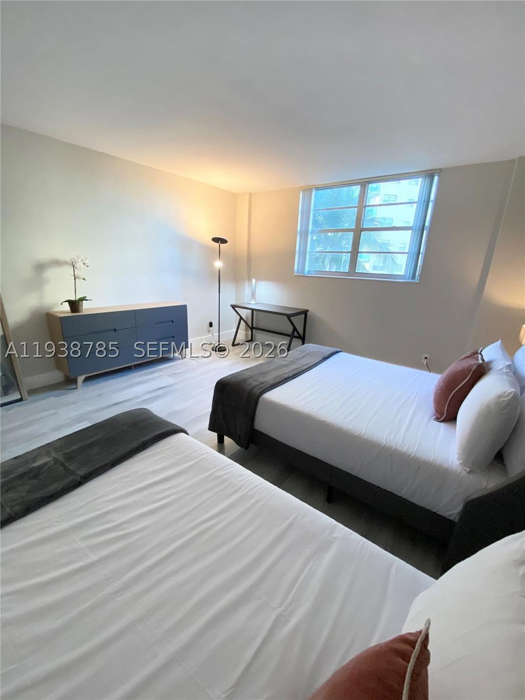 Real estate property located at 4001 Ocean Dr #4M, Broward, Sian Ocean Residences Con, Hollywood, FL