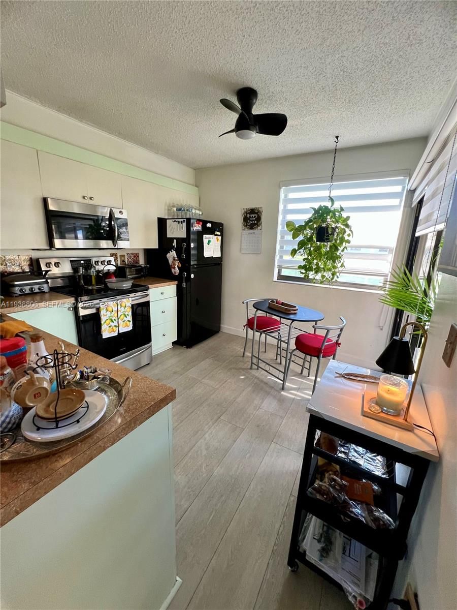 Real estate property located at 1190 Washington Cir #1190K, Miami-dade, Lakeshore Condo 11, Homestead, FL