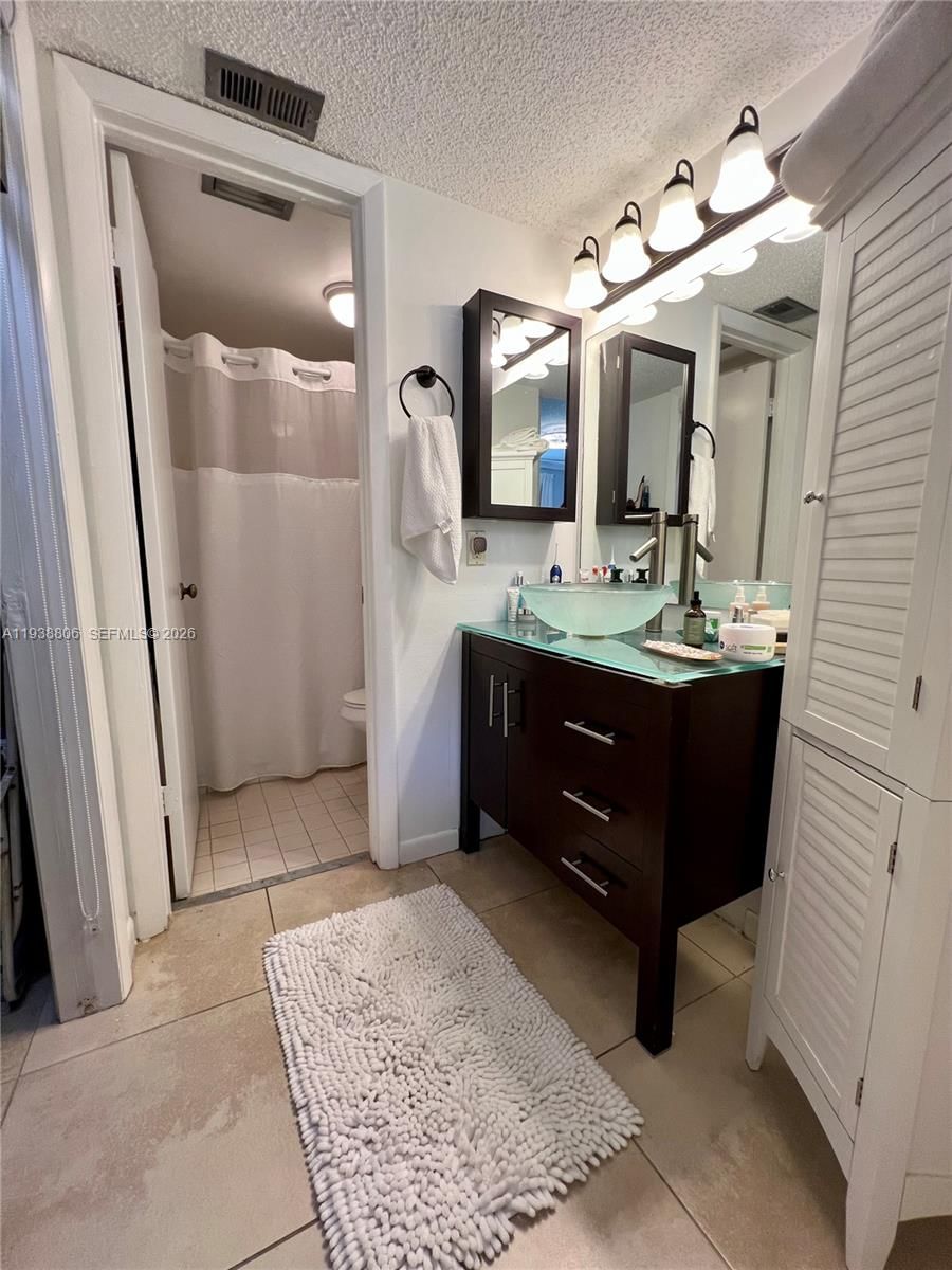 Real estate property located at 1190 Washington Cir #1190K, Miami-dade, Lakeshore Condo 11, Homestead, FL
