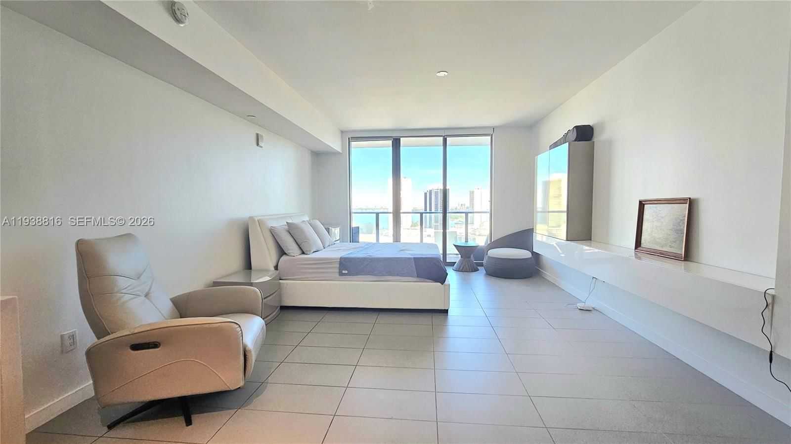Real estate property located at 1600 1st Ave #1903, Miami-dade, Canvas Condo, Miami, FL