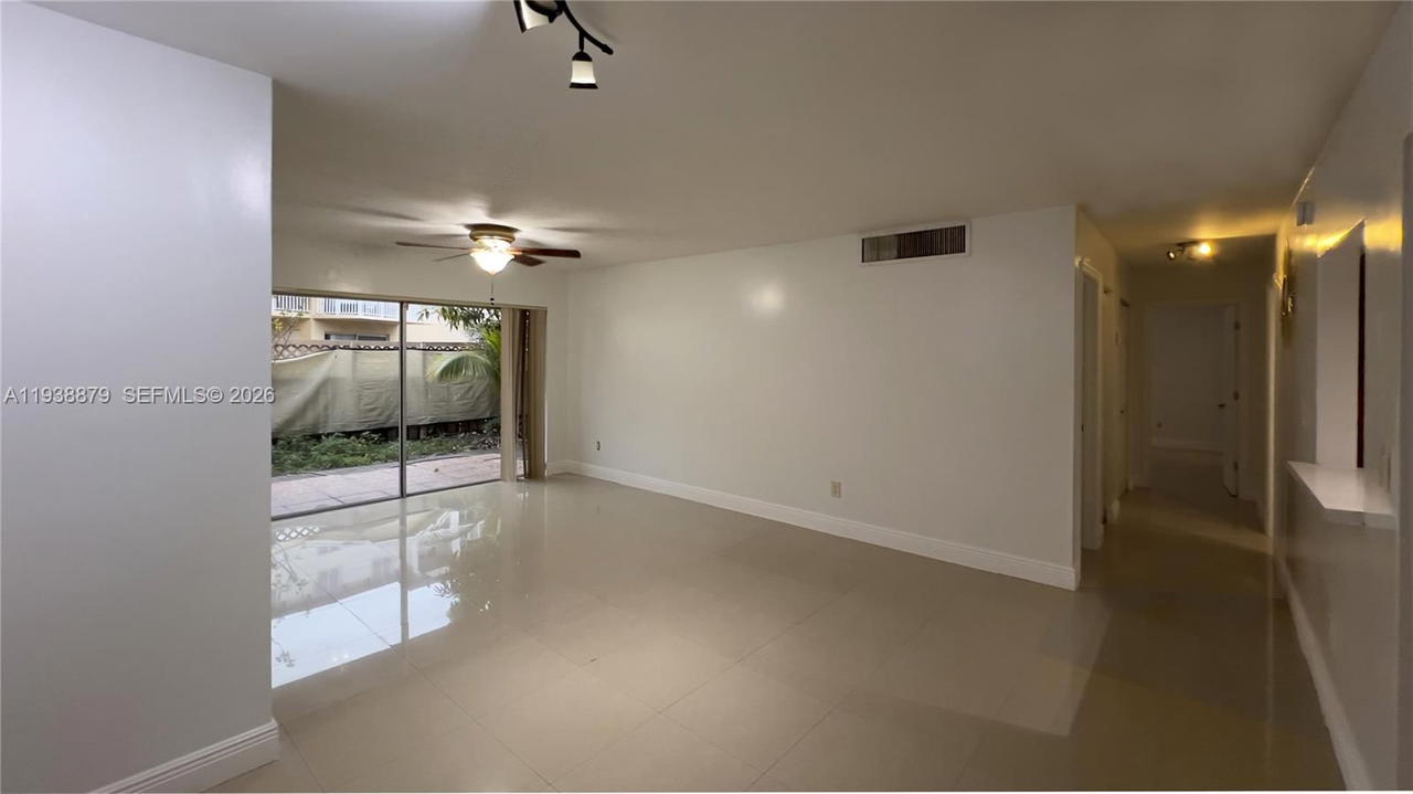 Real estate property located at 4360 79th Ave #1F, Miami-dade, Doral Gardens Condo, Doral, FL