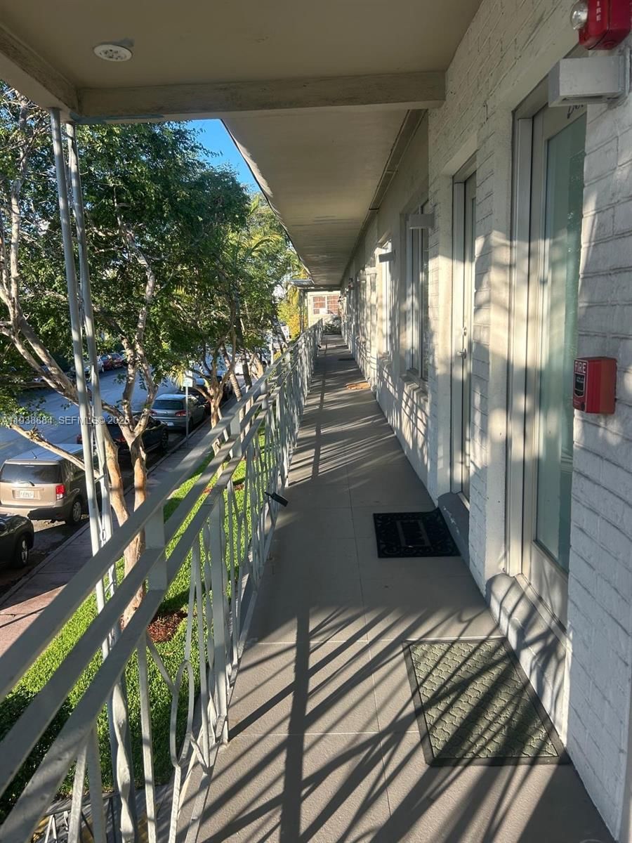 Real estate property located at 801 15th St #202, Miami-dade, Elisa Condo, Miami Beach, FL