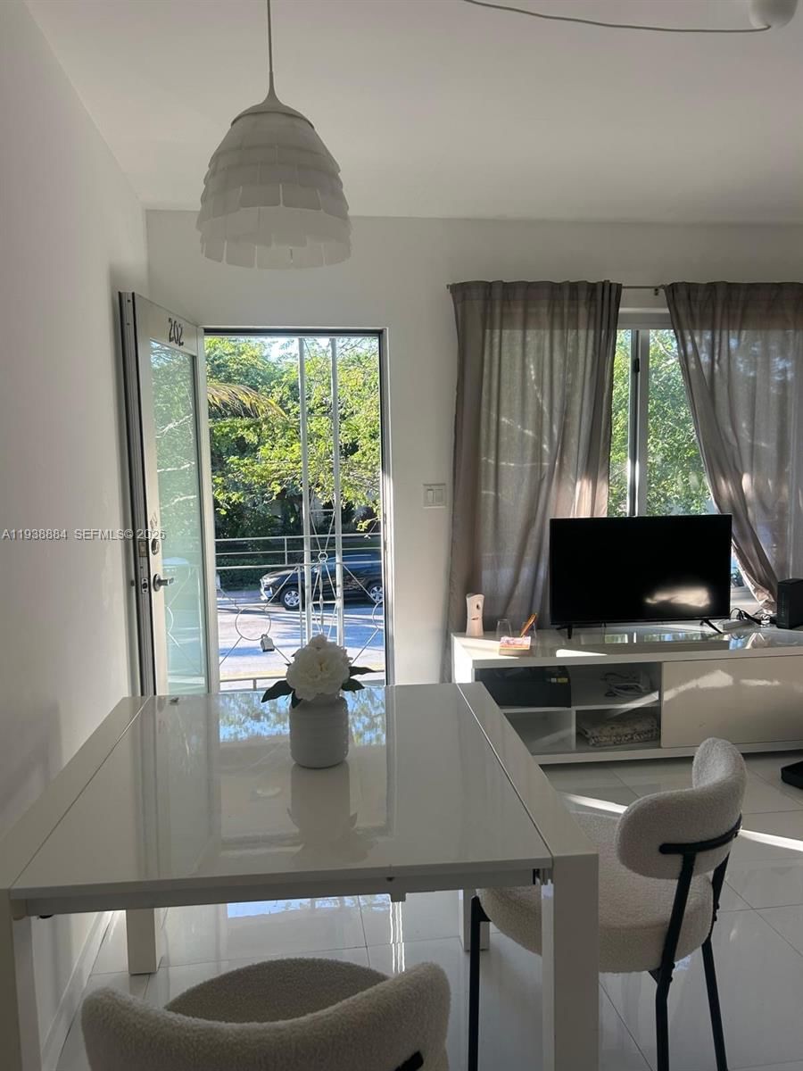 Real estate property located at 801 15th St #202, Miami-dade, Elisa Condo, Miami Beach, FL