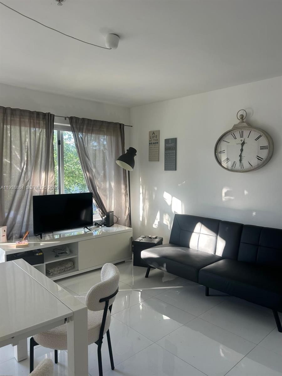 Real estate property located at 801 15th St #202, Miami-dade, Elisa Condo, Miami Beach, FL